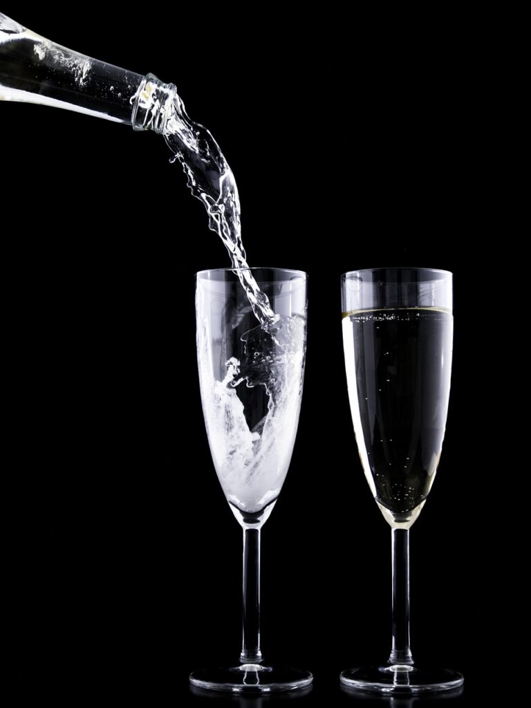 eve, drink, crystal, festive, glass, year, toast, new, cheers, liquid, alcohol, celebrate, beverage, celebration, champagne, anniversary, romantic, occasion, fizz, happy, party, special, congratulations, bubbly, bubbles, wine, motion, bottle, luxury, black, events, background, black background, black happy, black wine, black news, black party, beautiful wallpaper, black glass, black bottle, black event, black glasses, black happiness, black new, black bubbles, black celebrate, iphone wallpaper